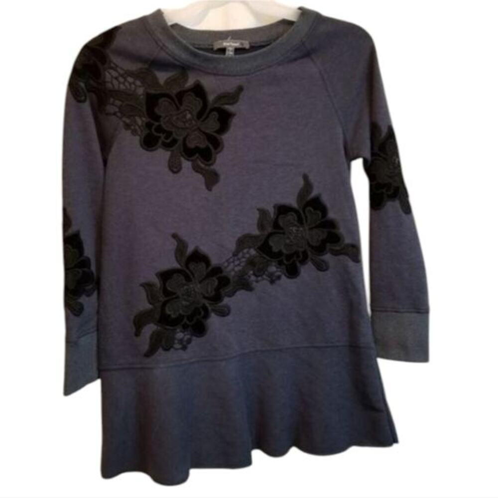 Anthropologie x blue tassel‎ blue embroidered peplum sweatshirt Size Small
